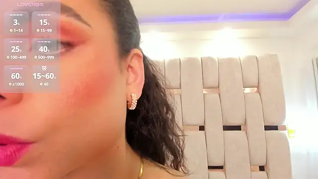 Snapshot of agatha_mendoza_ chatting on October 29, 2025, 4:31 pm agatha mendoza online show from October 29, 2025, 4:31 pm