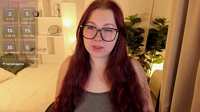 Snapshot of EffyBlush chatting on November 16, 2025, 1:28 pm EffyBlush online show from November 16, 2025, 1:28 pm