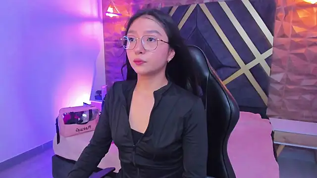 sydney miller  online show from April 30, 2026, 11:20 pm