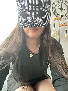 Snapshot of _isadora chatting on February 18, 2026, 9:49 am isadora online show from February 18, 2026, 9:49 am