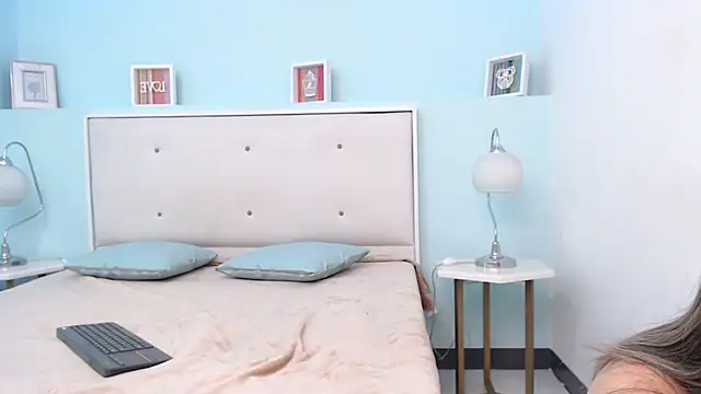 Snapshot of SusanWilliams_ chatting on November 25, 2025, 11:10 am SusanWilliams online show from November 25, 2025, 11:10 am