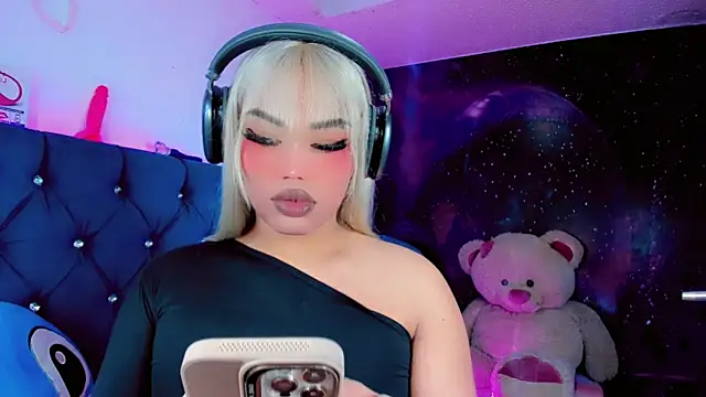 Alannys xHotx online show from February 27, 2026, 11:38 pm