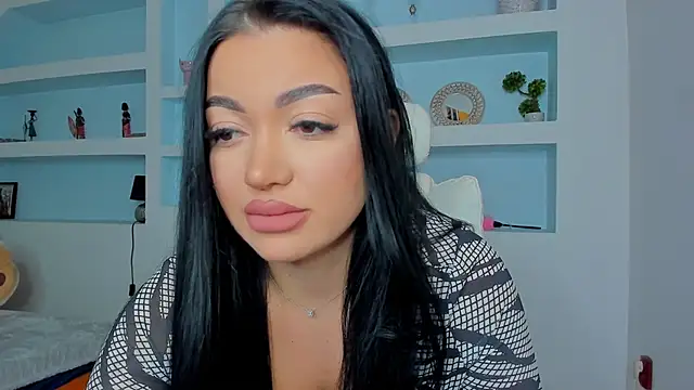 Snapshot of juliexxx chatting on November 1, 2025, 8:00 pm juliexxx online show from November 1, 2025, 8:00 pm