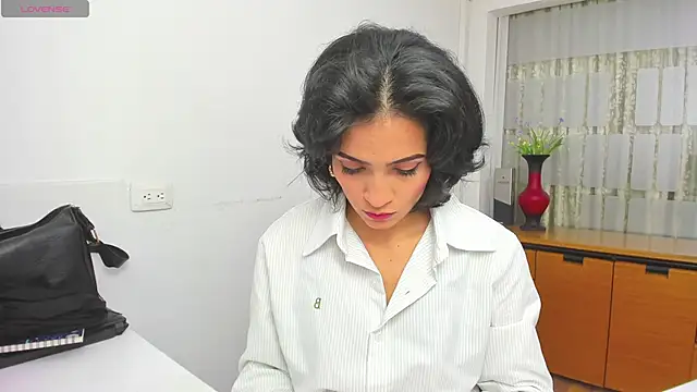 Snapshot of chloehanna chatting on November 11, 2025, 5:57 pm chloehanna online show from November 11, 2025, 5:57 pm