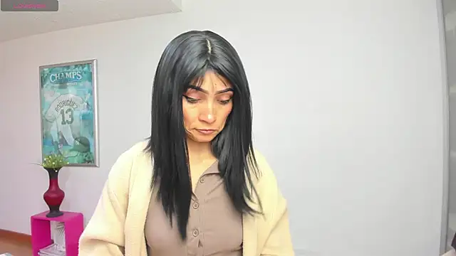 chloehanna online show from May 3, 2026, 1:06 pm