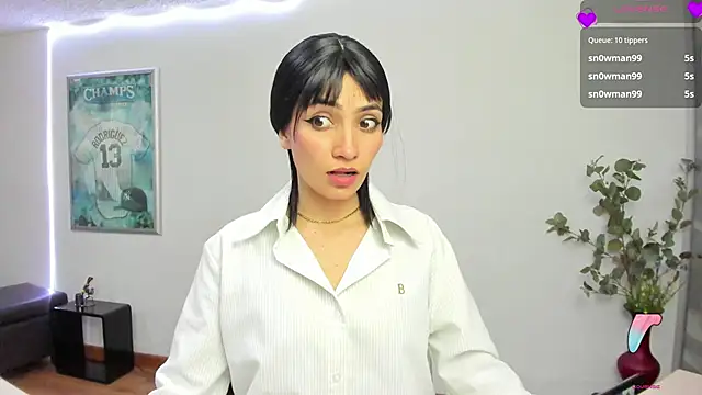 Snapshot of chloehanna chatting on May 27, 2026, 7:22 pm chloehanna online show from May 27, 2026, 7:22 pm
