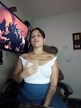 tattyHot95 online show from May 15, 2026, 7:21 pm