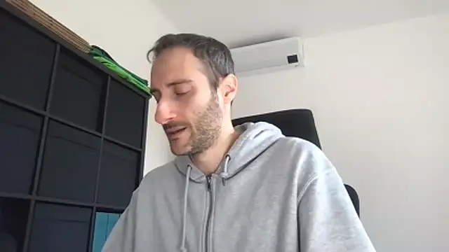 Snapshot of LukaShyGuy chatting on January 7, 2026, 11:34 am LukaShyGuy online show from January 7, 2026, 11:34 am