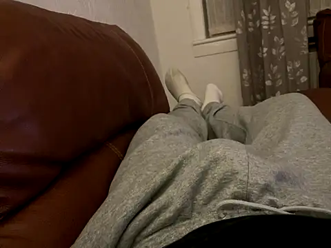 Snapshot of irnbru77 chatting on November 11, 2025, 9:15 pm irnbru77 online show from November 11, 2025, 9:15 pm