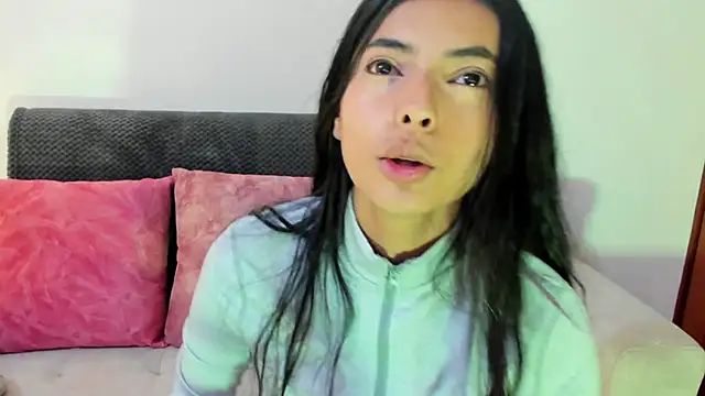 Snapshot of miadaviesx chatting on November 25, 2025, 2:28 pm miadaviesx online show from November 25, 2025, 2:28 pm