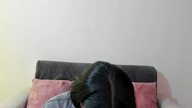 Snapshot of miadaviesx chatting on November 30, 2025, 2:32 pm miadaviesx online show from November 30, 2025, 2:32 pm