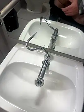 Snapshot of Cannavaro5 chatting on October 22, 2025, 3:34 pm Cannavaro5 online show from October 22, 2025, 3:34 pm