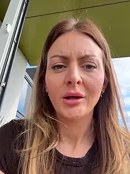 Snapshot of Lovelavender_ chatting on May 21, 2026, 3:52 pm Lovelavender online show from May 21, 2026, 3:52 pm