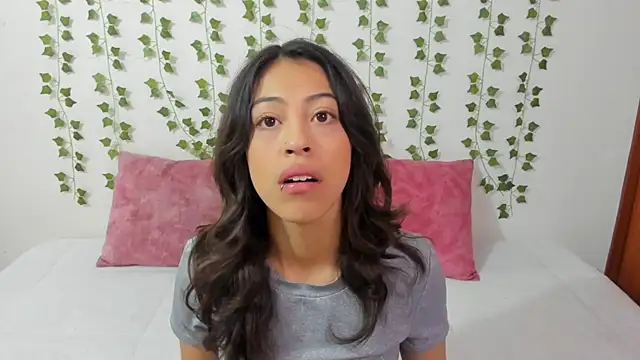 Snapshot of emily_jonessxx chatting on February 15, 2026, 2:14 pm emily jonessxx online show from February 15, 2026, 2:14 pm