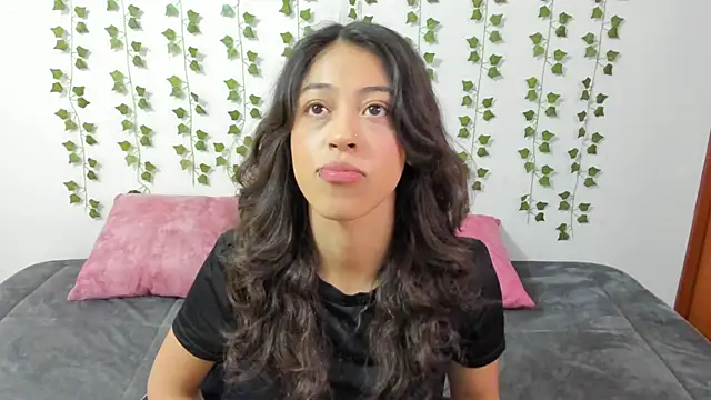 Snapshot of emily_jonessxx chatting on March 13, 2026, 2:56 pm emily jonessxx online show from March 13, 2026, 2:56 pm