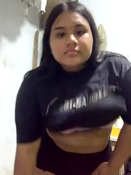 Roooou18 online show from October 23, 2025, 3:50 am