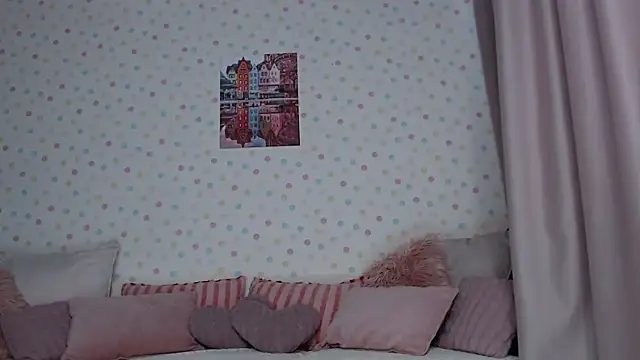 Snapshot of little_paw_ chatting on November 14, 2025, 5:39 am little paw online show from November 14, 2025, 5:39 am