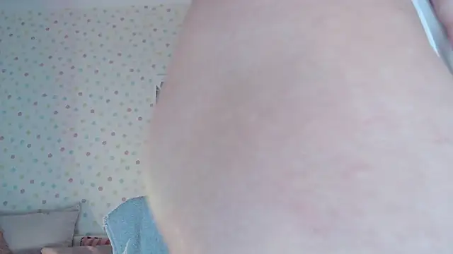 Snapshot of little_paw_ chatting on November 16, 2025, 5:35 am little paw online show from November 16, 2025, 5:35 am