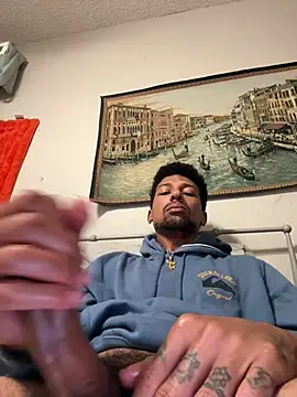 Snapshot of BigPrettyDick777 chatting on July 28, 2026, 4:16 pm BigPrettyDick777 online show from July 28, 2026, 4:16 pm
