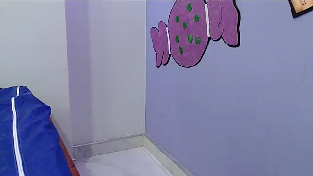 katty18love18 online show from November 17, 2025, 1:22 am