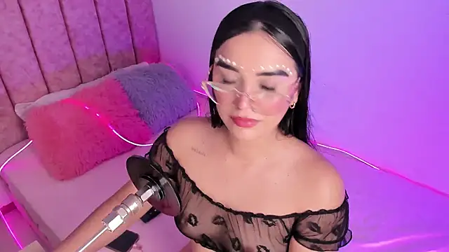laana foxx online show from June 12, 2026, 11:03 pm