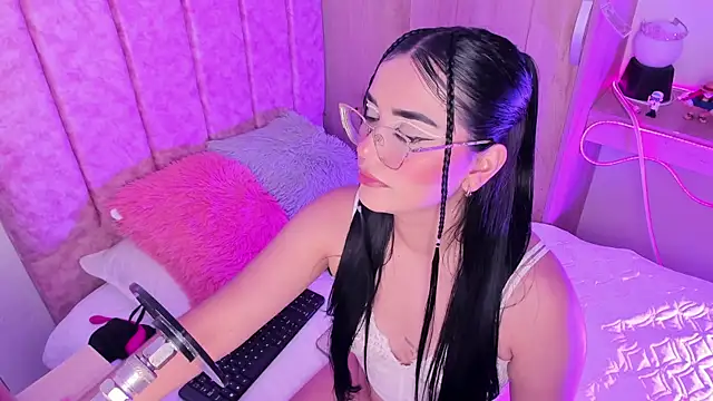 laana foxx online show from July 10, 2026, 11:18 pm