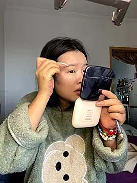 yoyou666 online show from November 18, 2025, 12:05 am