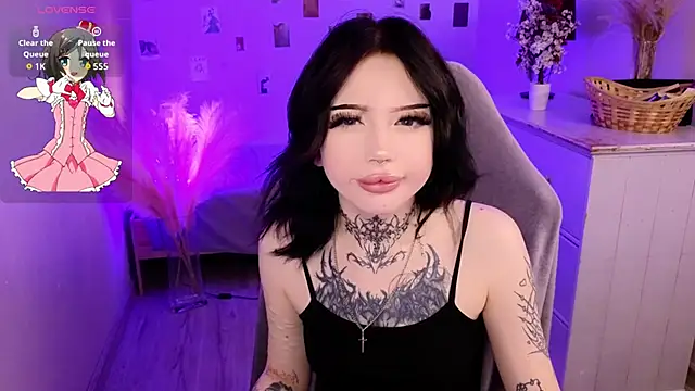 Snapshot of Emma_Kirks chatting on June 16, 2026, 12:52 pm Emma Kirks online show from June 16, 2026, 12:52 pm