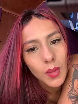 Emilyy-18 online show from November 9, 2025, 8:07 pm