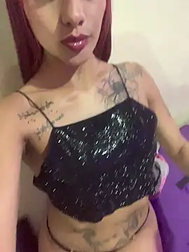 Emilyy-18 online show from November 12, 2025, 7:46 pm