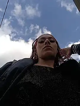 Emilyy-18 online show from November 14, 2025, 8:18 pm