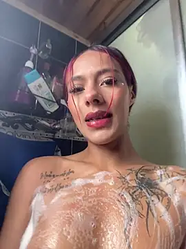 Emilyy-18 online show from November 24, 2025, 4:40 pm