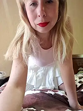 Snapshot of SelinaLovqx chatting on June 3, 2026, 7:33 am SelinaLovqx online show from June 3, 2026, 7:33 am
