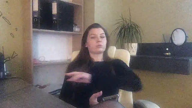 DollyRoma online show from November 7, 2025, 8:36 am