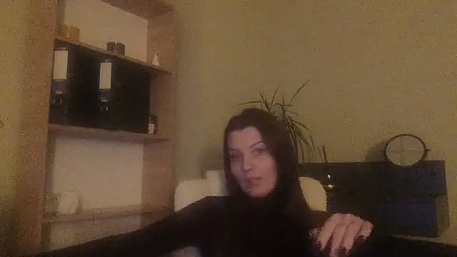 DollyRoma online show from November 26, 2025, 3:24 pm