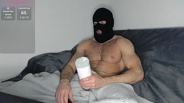 Snapshot of Masked_Bull38_Uk chatting on December 16, 2025, 9:42 pm Masked Bull38 Uk online show from December 16, 2025, 9:42 pm