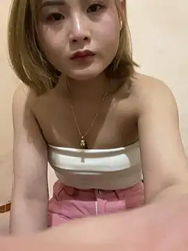 Snapshot of Emma_sexy98 chatting on October 27, 2025, 7:40 pm Emma sexy98 online show from October 27, 2025, 7:40 pm