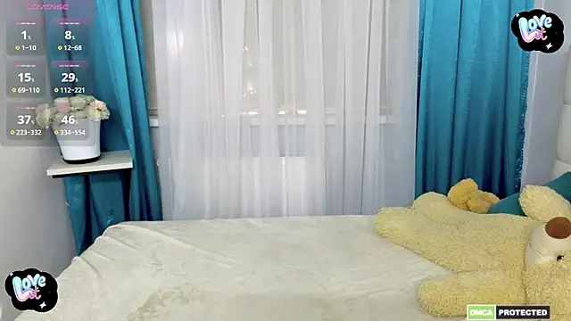 Cristian  Dior online show from April 21, 2026, 8:42 am