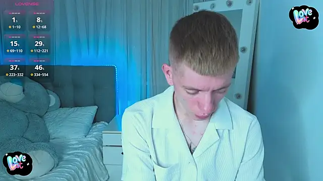 Cristian  Dior online show from April 22, 2026, 7:55 am