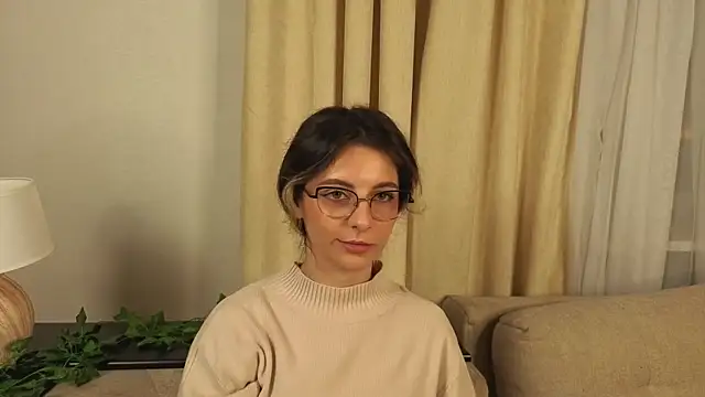 Snapshot of CasandraMickell chatting on October 24, 2025, 7:32 pm CasandraMickell online show from October 24, 2025, 7:32 pm