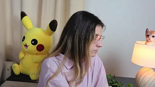 Snapshot of CasandraMickell chatting on October 29, 2025, 6:04 am CasandraMickell online show from October 29, 2025, 6:04 am