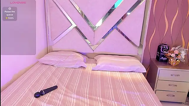 Snapshot of iam_nicolle chatting on November 5, 2025, 12:49 pm iam nicolle online show from November 5, 2025, 12:49 pm