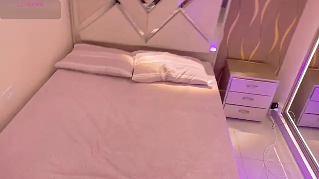 Snapshot of iam_nicolle chatting on February 14, 2026, 1:52 pm iam nicolle online show from February 14, 2026, 1:52 pm