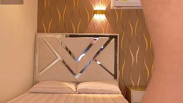 Snapshot of iam_nicolle chatting on February 24, 2026, 12:58 pm iam nicolle online show from February 24, 2026, 12:58 pm