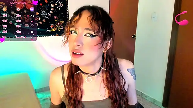 Snapshot of AdelineEsposito chatting on November 3, 2025, 4:30 pm AdelineEsposito online show from November 3, 2025, 4:30 pm