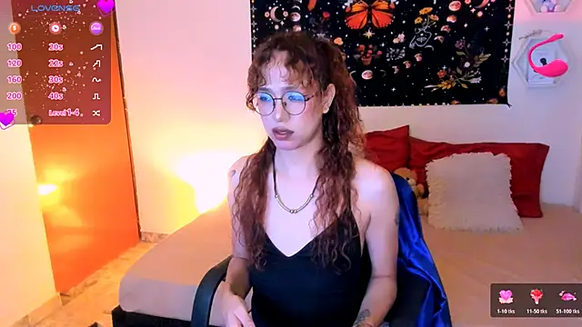 Snapshot of AdelineEsposito chatting on November 22, 2025, 7:24 pm AdelineEsposito online show from November 22, 2025, 7:24 pm