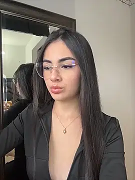 IslaCole online show from February 19, 2026, 10:39 pm