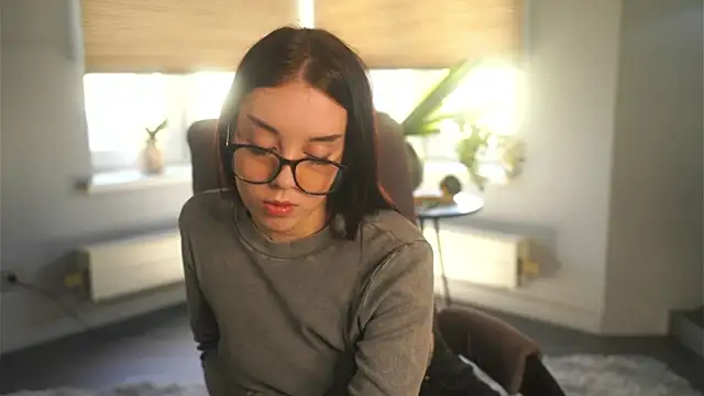 Snapshot of CharleenHosten chatting on October 26, 2025, 11:16 am CharleenHosten online show from October 26, 2025, 11:16 am