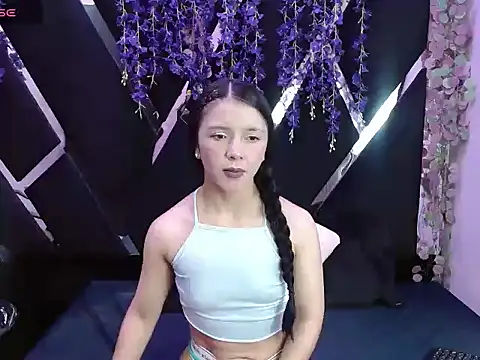 JulietaDiamond online show from December 2, 2025, 7:31 pm