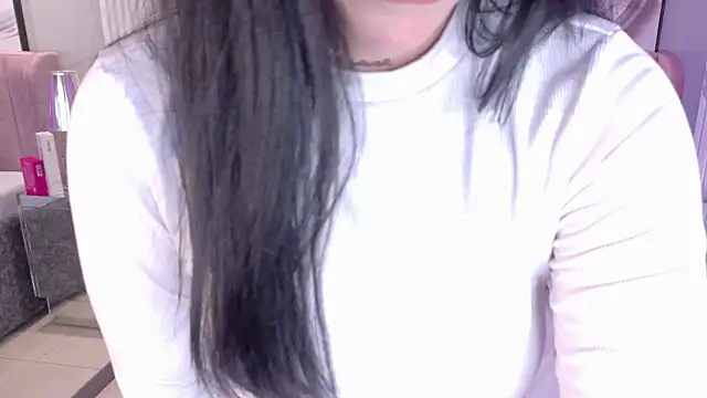 Snapshot of LaurenBecker_ chatting on July 29, 2026, 9:46 pm LaurenBecker online show from July 29, 2026, 9:46 pm
